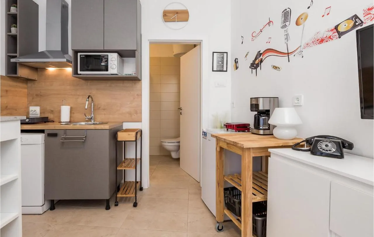 1 Bedroom Stunning Apartment In Rijeka